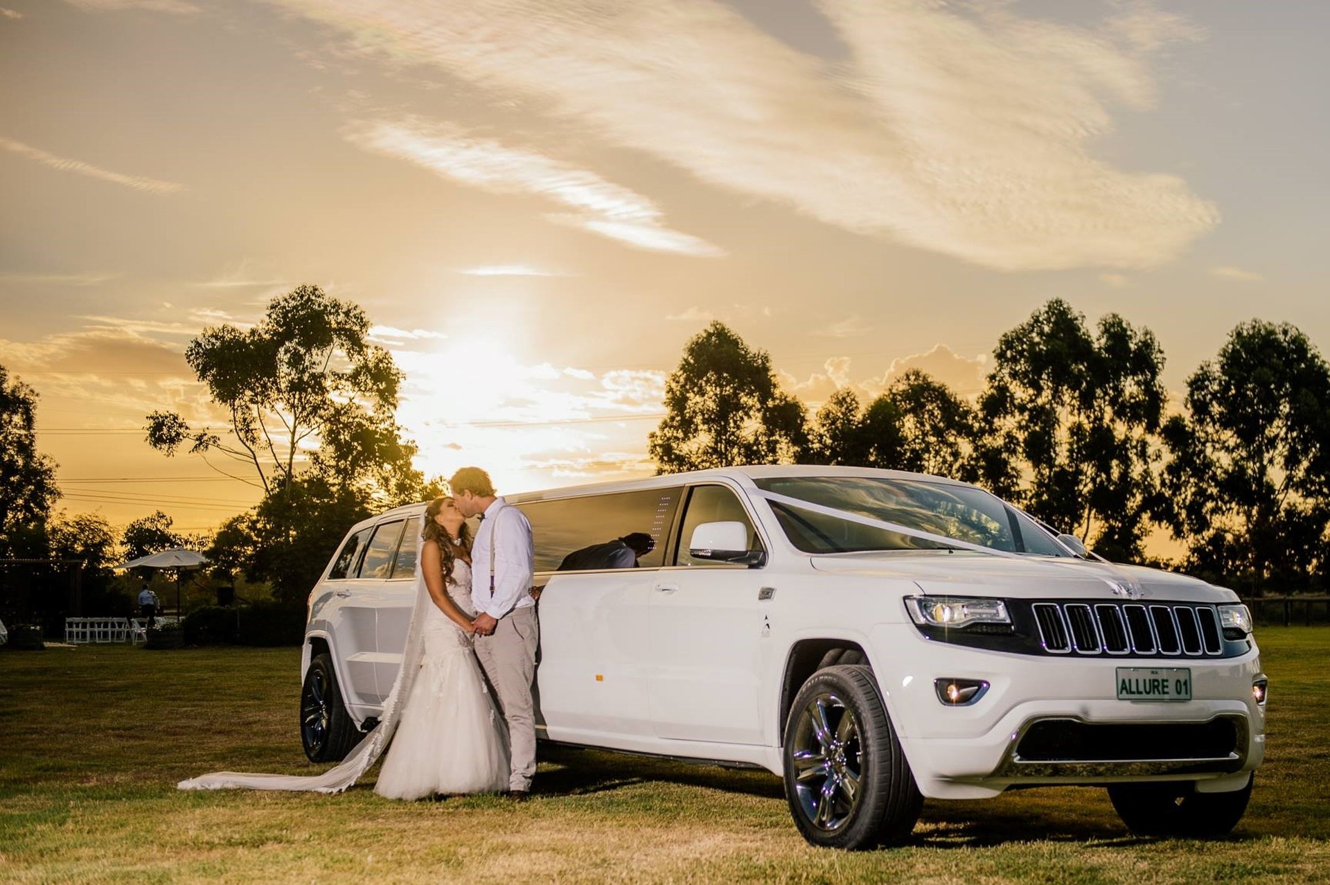 Make That Special Day Even More Special by Hiring A Limousine