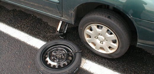 How to Proceed with a Tire Change