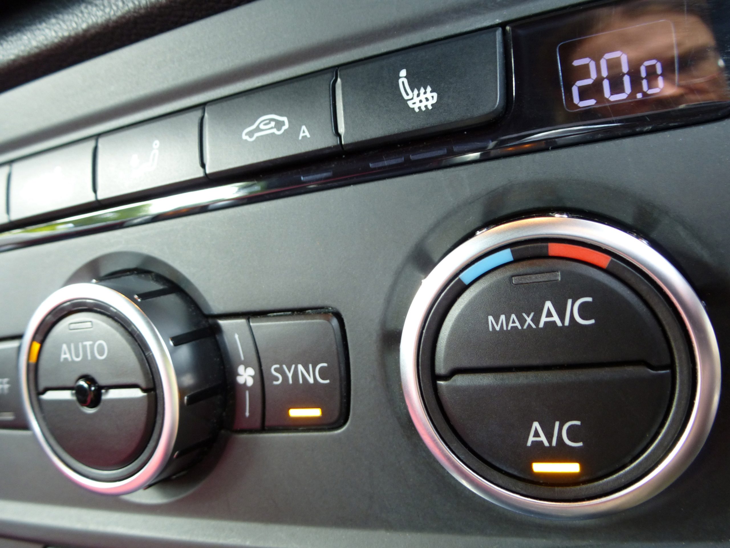 4 Easy Steps to Maintain Your Car Air Conditioner