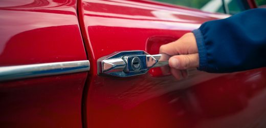 Car Touch-up Paint: Spray or Pencil?